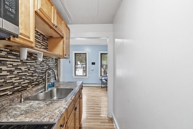 Building Photo - 27-29 Chadwick St