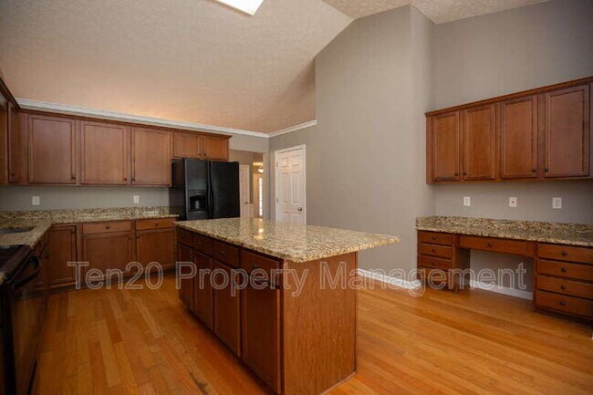 Building Photo - 6 Woodmere Ct