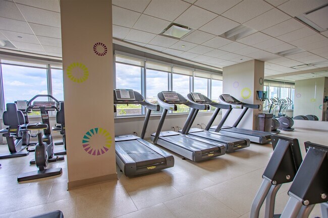 Building Photo - 1211 S Prairie Ave