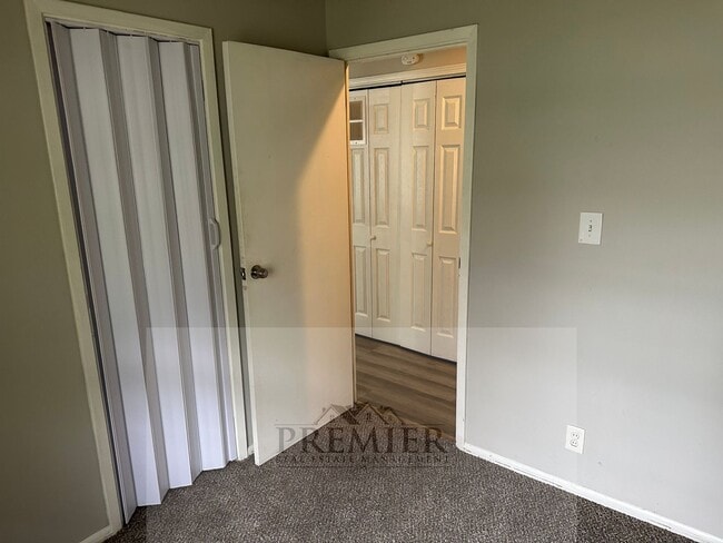 Building Photo - 505 N Geronimo Dr