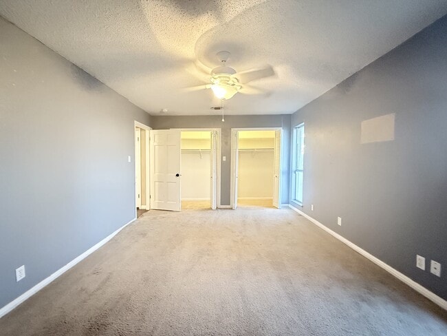 Building Photo - 1200 E Franklin St