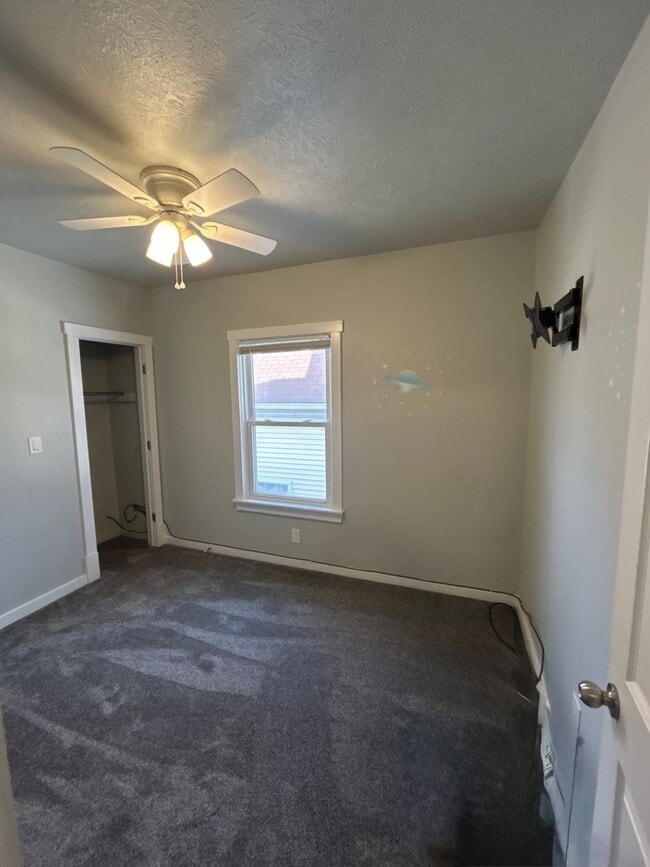 Building Photo - 2 bd Apt Cash Pay/Section 8