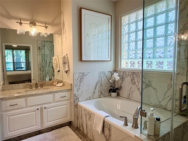 Building Photo - 11508 Emerald Falls Dr