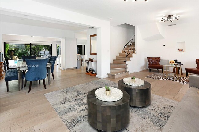 Building Photo - 1109 NE 89th St