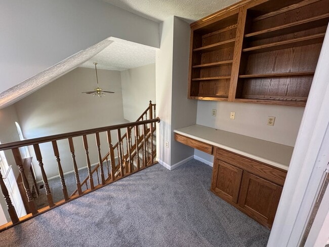 Building Photo - Eagle Creek 3 Bed 2.5 Bath