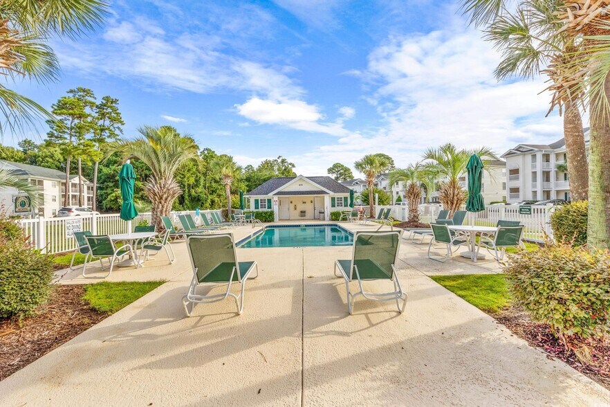 Building Photo - 612 River Oaks Dr