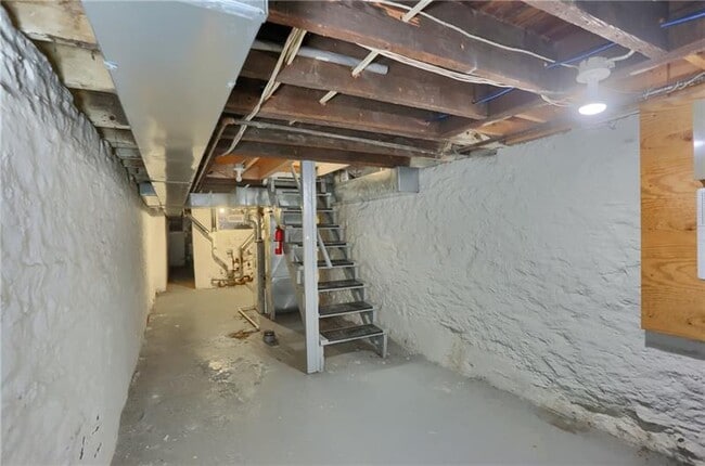 Building Photo - 2810 Sarah St