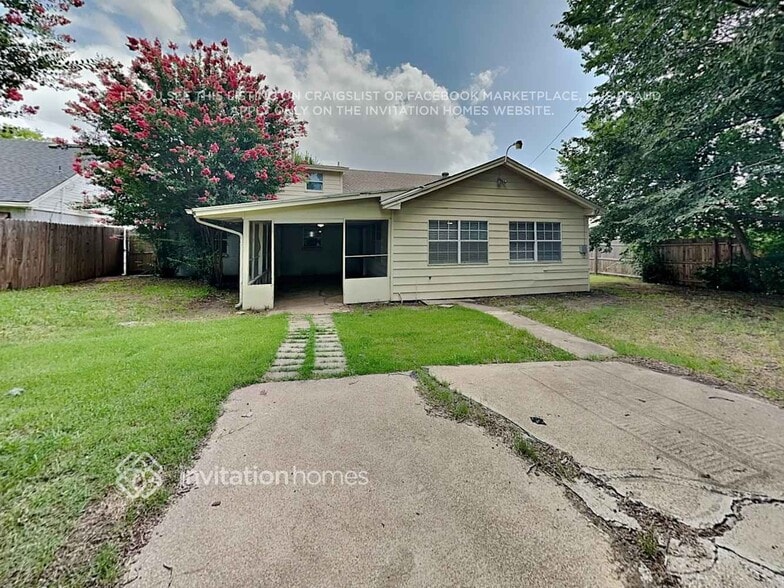 Building Photo - 1003 Rosewood Ln