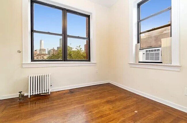 Primary Photo - 98 Macdougal Street