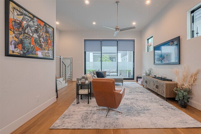 Building Photo - 2608 Rusk St