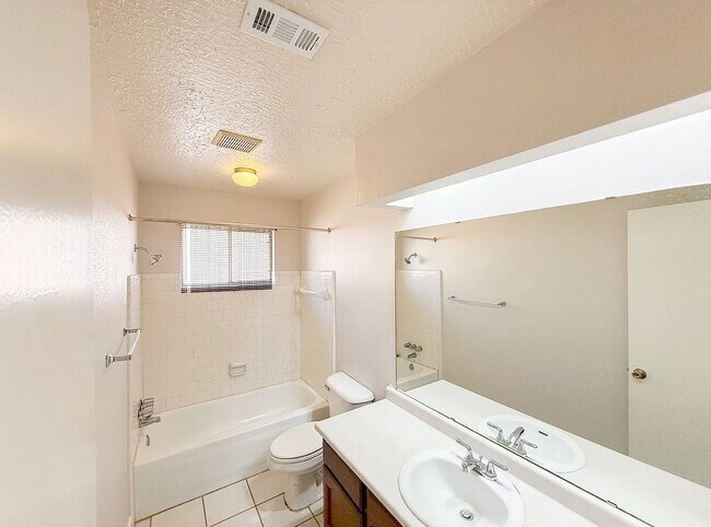 Building Photo - 5850 Fallengate Dr