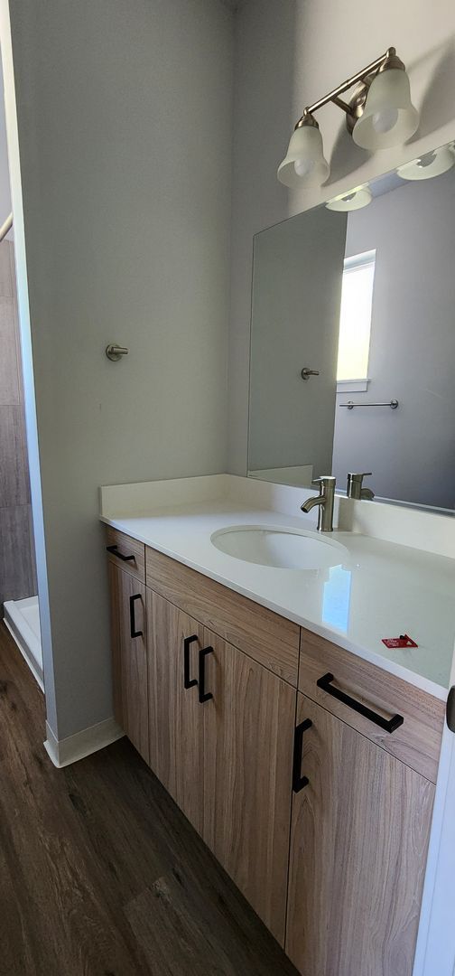 Building Photo - FREE RENT - Beautiful New Construction in McMinnville