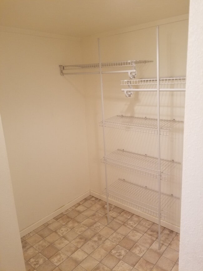 Building Photo - 295023