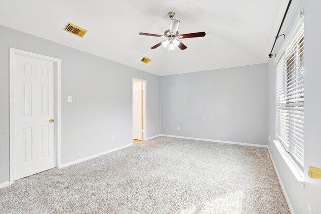 Building Photo - 2922 Abbey Field Dr