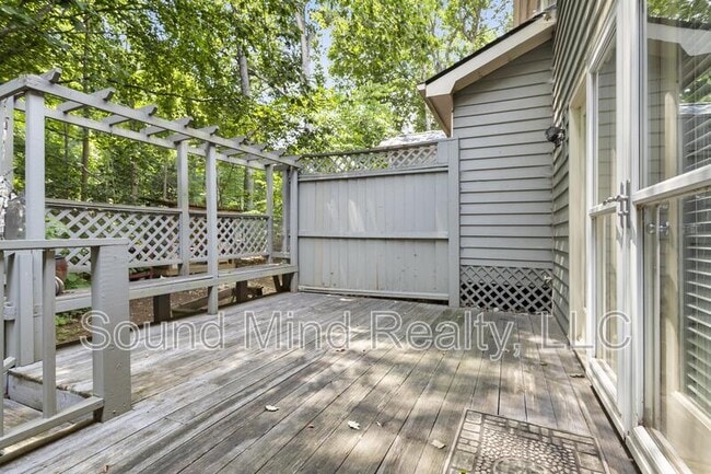 Building Photo - 112 Lomond Ln