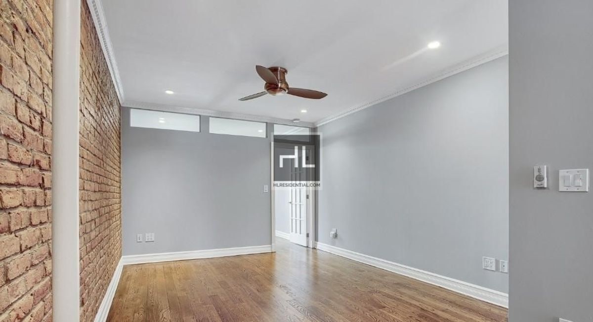 Building Photo - East 10th Street