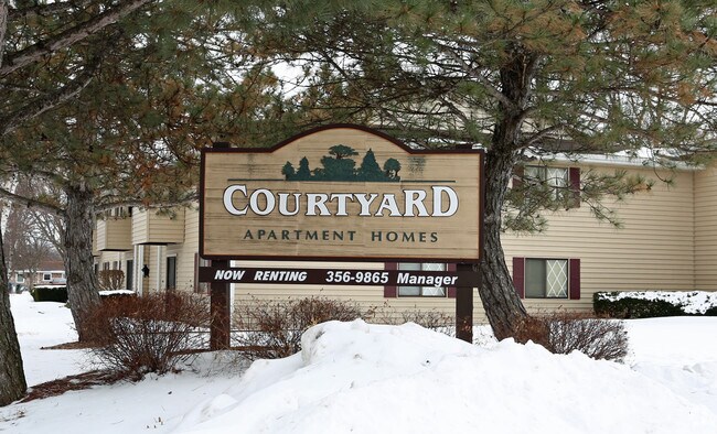 Building Photo - Courtyard Apartments
