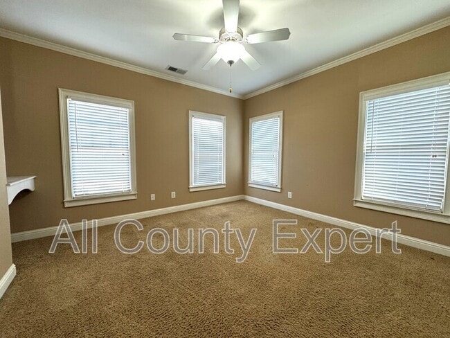 Building Photo - 1520 Vassar Ave