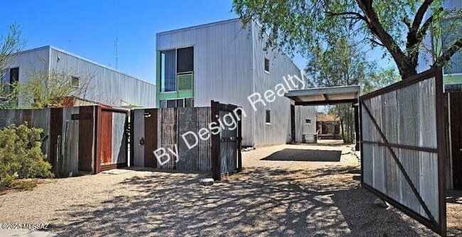 Building Photo - Modern Loft-Style Home in Barrio Metalico