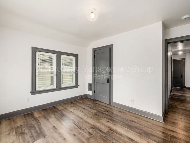 Building Photo - 439 Eldridge Ave