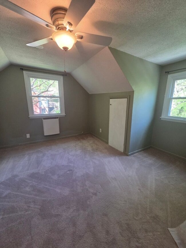 Building Photo - $2,300 - 4 Bedroom 2.5 Bathroom Unfurnished House in Forest Hills