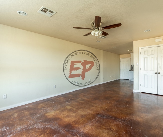 Building Photo - 2826 Jerry Mashek Dr