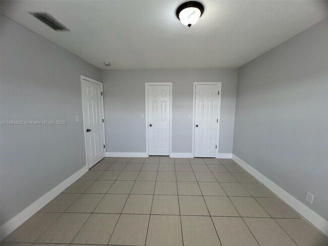 Building Photo - 3071 NW 43rd St