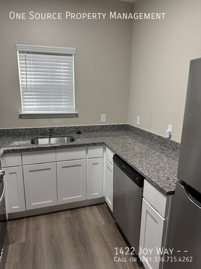 Building Photo - 1422 Joy Wy