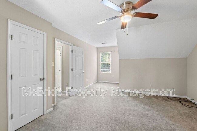 Building Photo - 3358 Tanglewood Dr