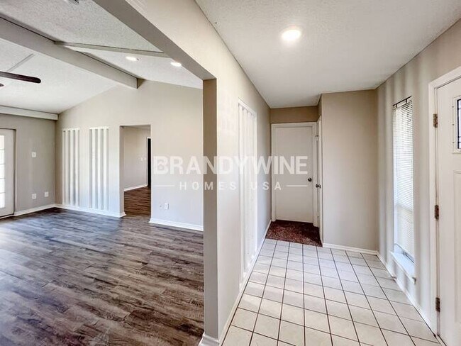 Building Photo - 1206 Misty Way