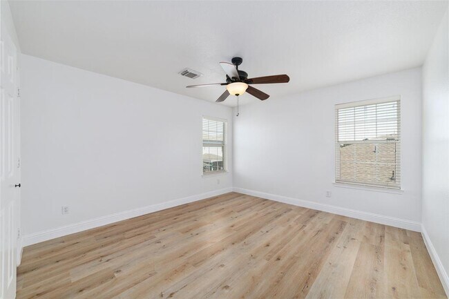 Building Photo - 13106 Cres Manor Ln