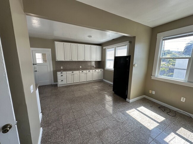 Primary Photo - Rare 4BR Upstairs Gem – Light-Filled & Ove...