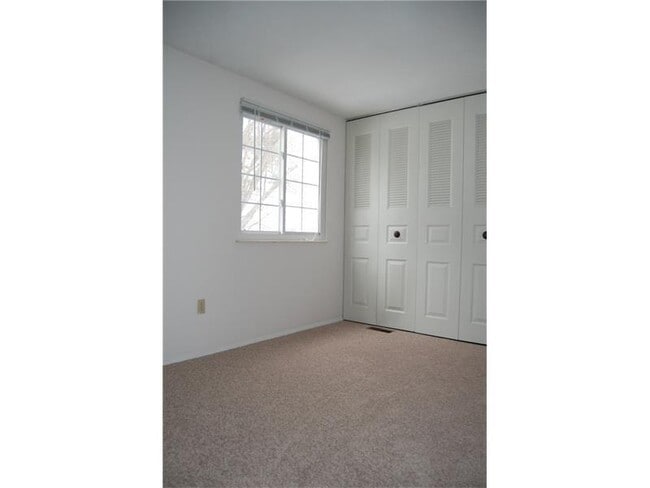 Building Photo - 119 Ligonier Ln