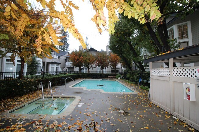 Building Photo - Alamo, Beautiful 1 bedroom 1 bath plus lof...