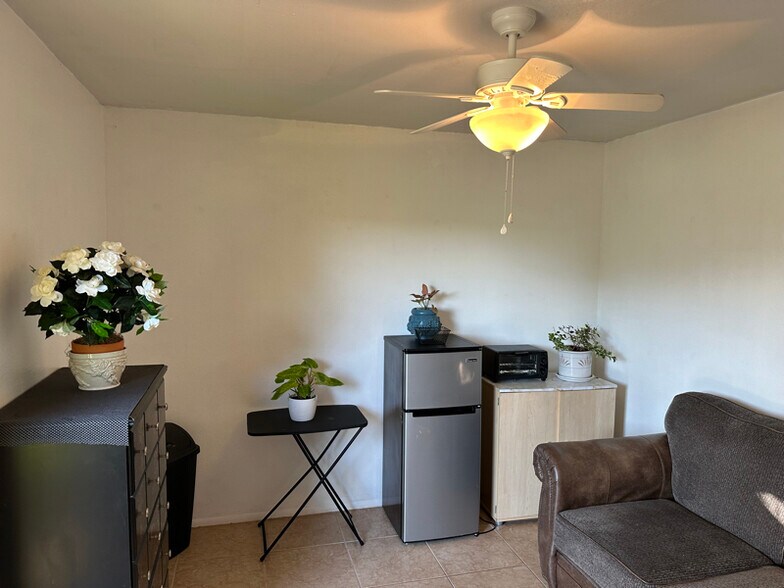 Primary Photo - 1690 SE Ridgewood St