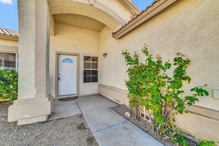 Building Photo - 403 S Kingston Ct