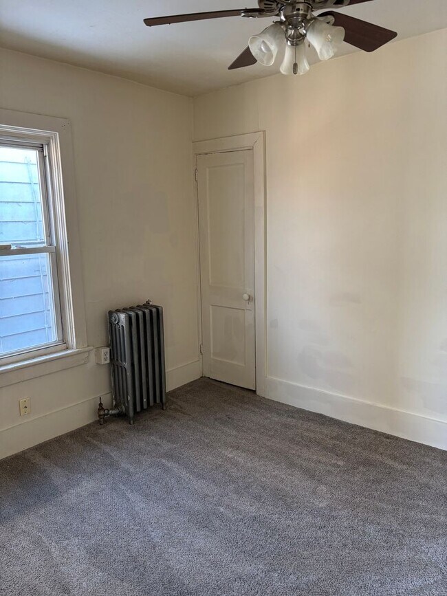 Building Photo - 3 Bedroom 1 Bath in Harrisburg, PA!