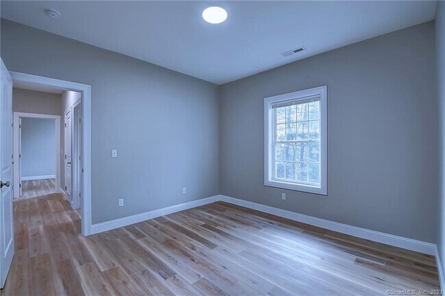 Building Photo - 642 Stafford Ave