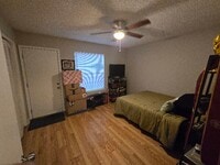 Building Photo - 217 Columbia Dr