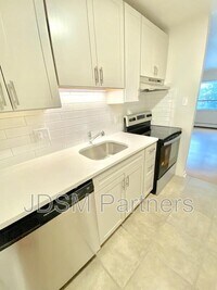 Building Photo - 1415 N Pearl St