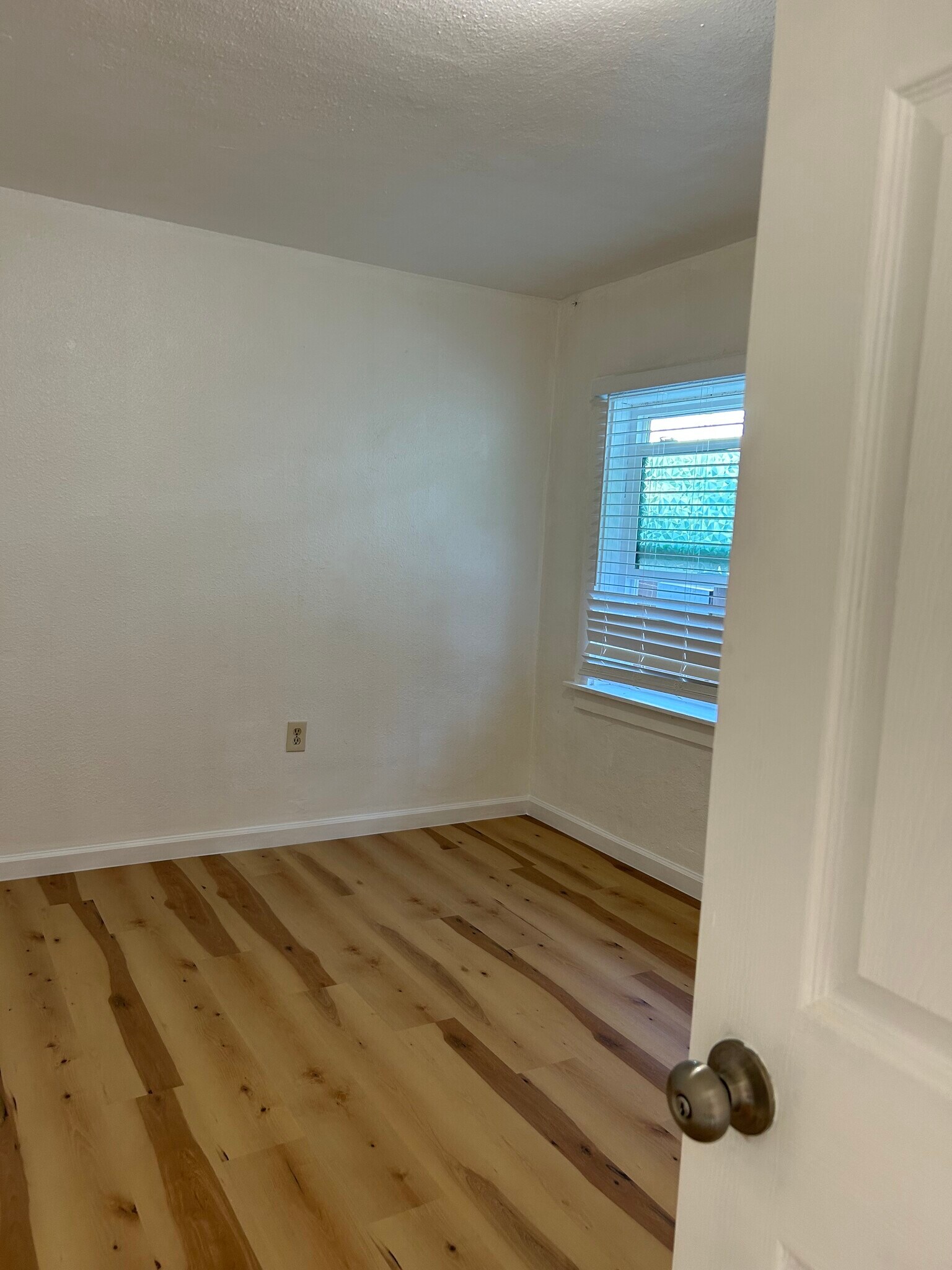 Building Photo - 33141 Case St