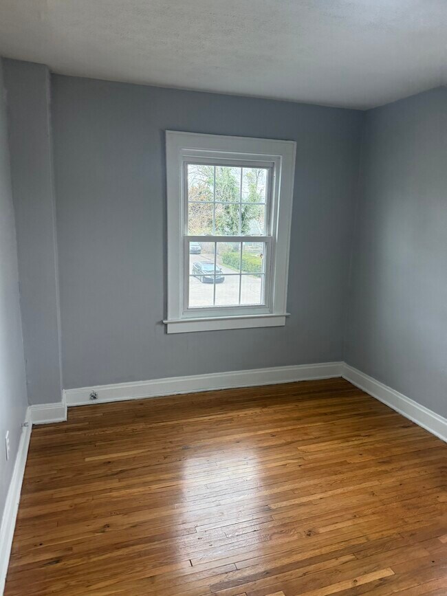 Building Photo - 952 Bulen Ave