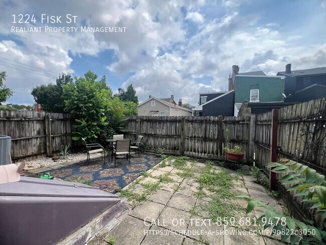 Building Photo - 1224 Fisk St