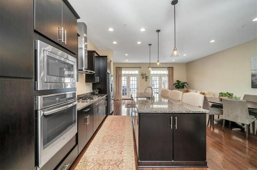 Building Photo - 323 Osona Ln