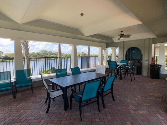 Building Photo - 820 Millbrae Ct