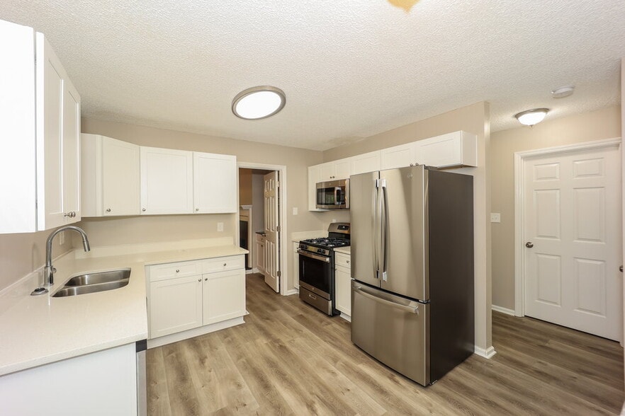 Building Photo - 1604 Carriage Hills Dr
