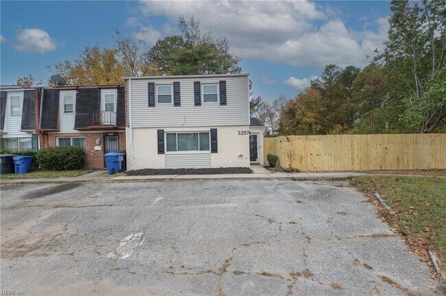 Building Photo - 3257 Yorkborough Way