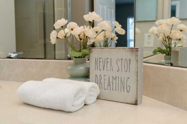 Building Photo - Beautifully Remodeled 3 Bedroom in Regent Park