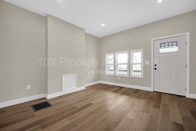 Building Photo - 555 Kimball Pl