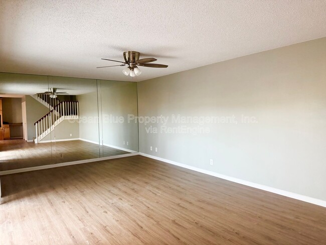 Building Photo - 2638 10th Ct